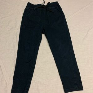 Size 5/6 small fabkids jogger pants. Color navy